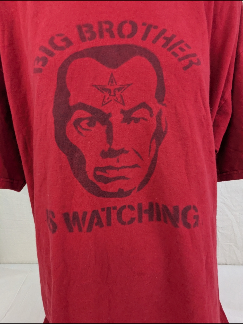 Obey Vintage Big Brother Is Watching  Graphic Red Men's T-Shirt XL